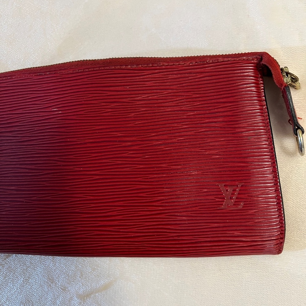 Louis Vuitton epi bag